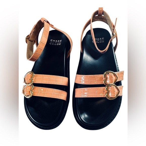 CHASE AND CHLOE. Elaxi Flatform
Sandal (Women) size 8 - Picture 3 of 8